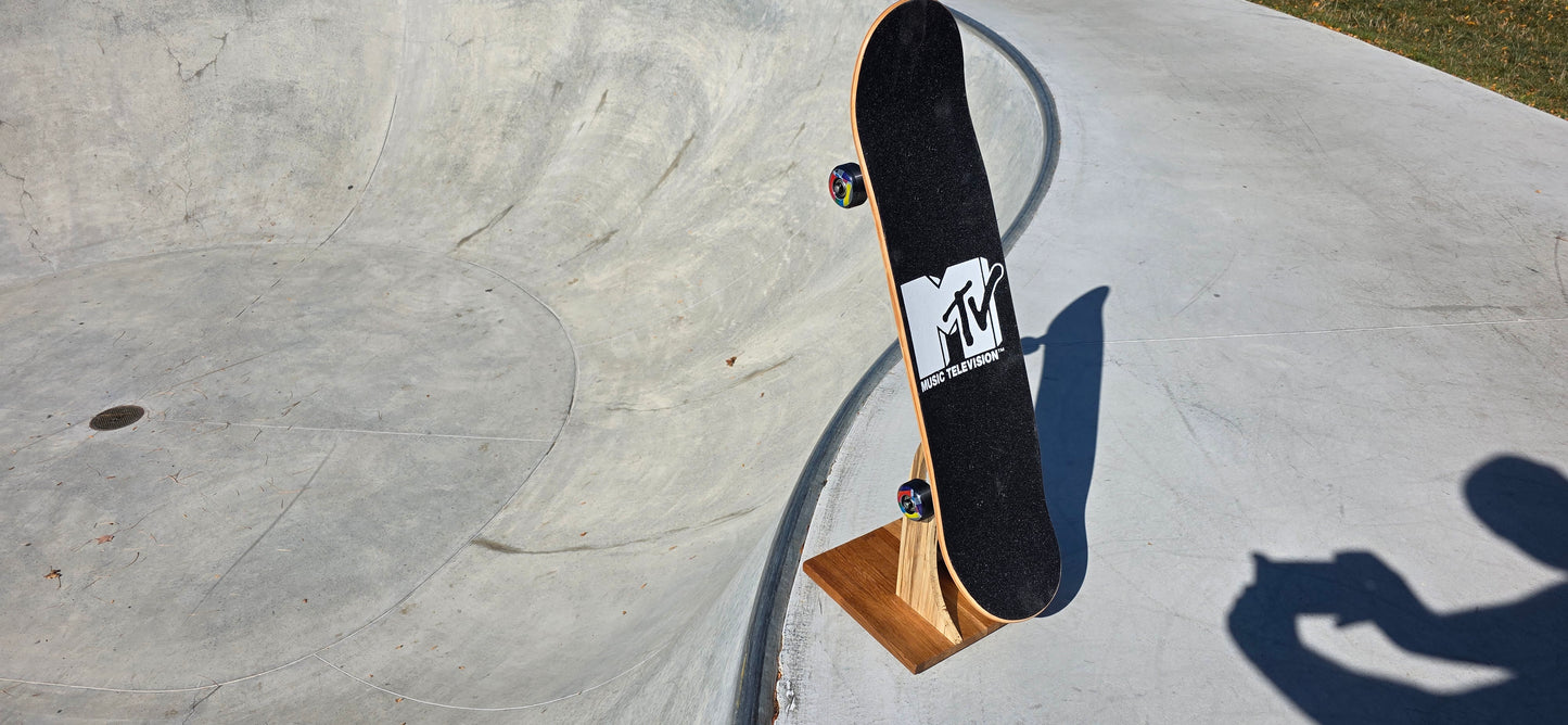 The Pinch – Skateboard & Longboard Stand, Spalted Hackberry & White Oak