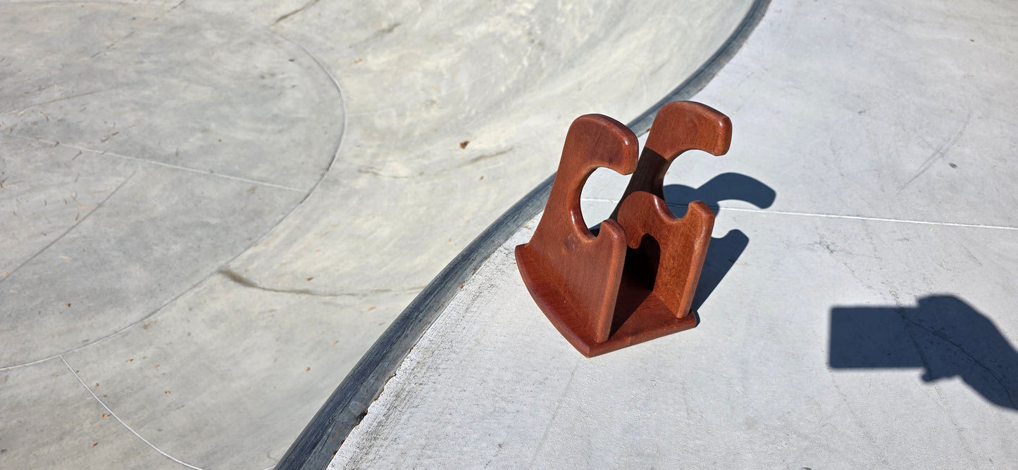 The Wave – Handcrafted Mahogany Skateboard Stand